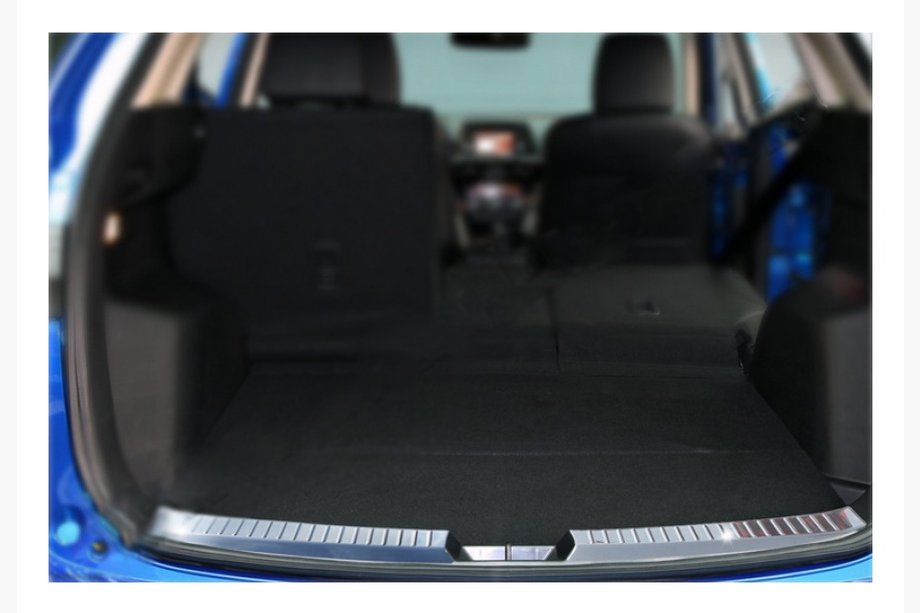 Mazda CX-5 2012–2017 Nerezová lišta zadného prahu Image