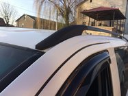 Mercedes Viano 2004–2014 Čierne strešné lyžiny ELITE (plastová pätka) Krátky rázvor (Short, Compact) fotografia 3