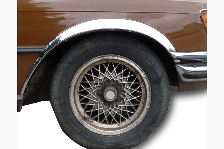 Mercedes W116 1972–1980 Nerezové lemy blatníkov (4 ks) Image