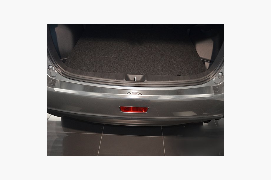 Mitsubishi ASX 2010–2023 Nerezová lišta na zadný nárazník s ohybom Nataniko (nerez) 2016+ Image