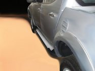 Mitsubishi L200 2006–2015 Bočné nášľapy Allmond Grey (2 ks, hliník) fotografia 5
