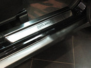 Mitsubishi Outlander 2001–2006 Natanika Premium kryty prahov (4 ks, nerez) fotografia 1