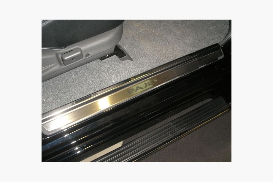 Mitsubishi Pajero Sport 1996–2007 Nerezové kryty prahov Nataniko Image
