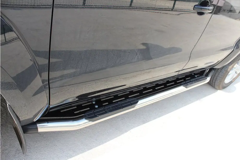 Nissan Navara/NP300 2016– Bočné nášľapy Amazon Inox (2 ks, nerez) Image
