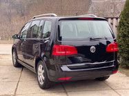 Volkswagen Touran 2010–2015 Strešné lyžiny Skyport (matná sivá) fotografia 3