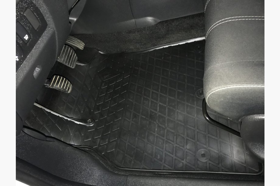 Renault Fluence 2009–2016 Gumové rohože do interiéru (4 ks, Stingray Premium) Image