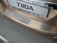 Nissan Tiida 2004–2011 Nerezová lišta na zadný nárazník Nataniko fotografia 1
