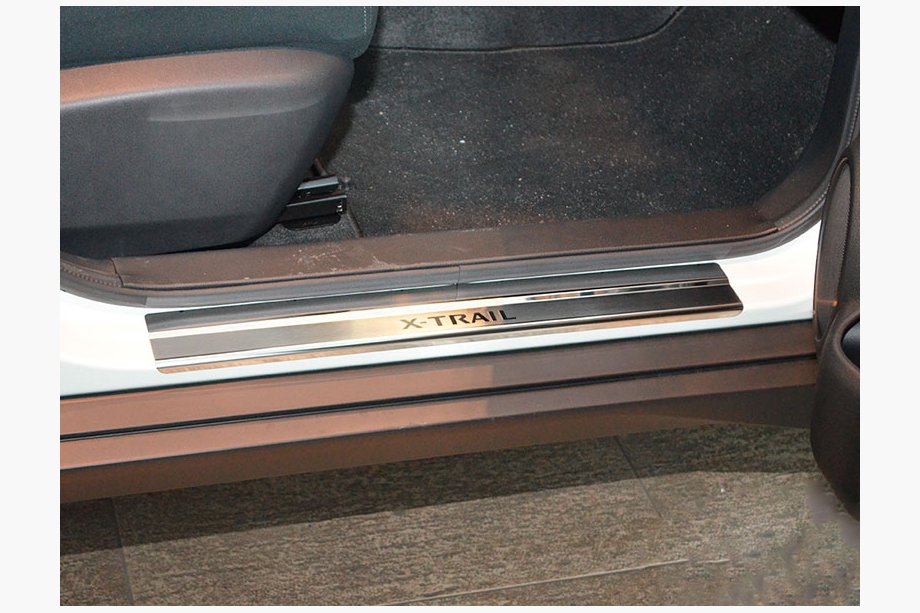 Nissan X-trail T32/Rogue 2014–2021 Nerezové prahové lišty Nataniko (4 ks) Image