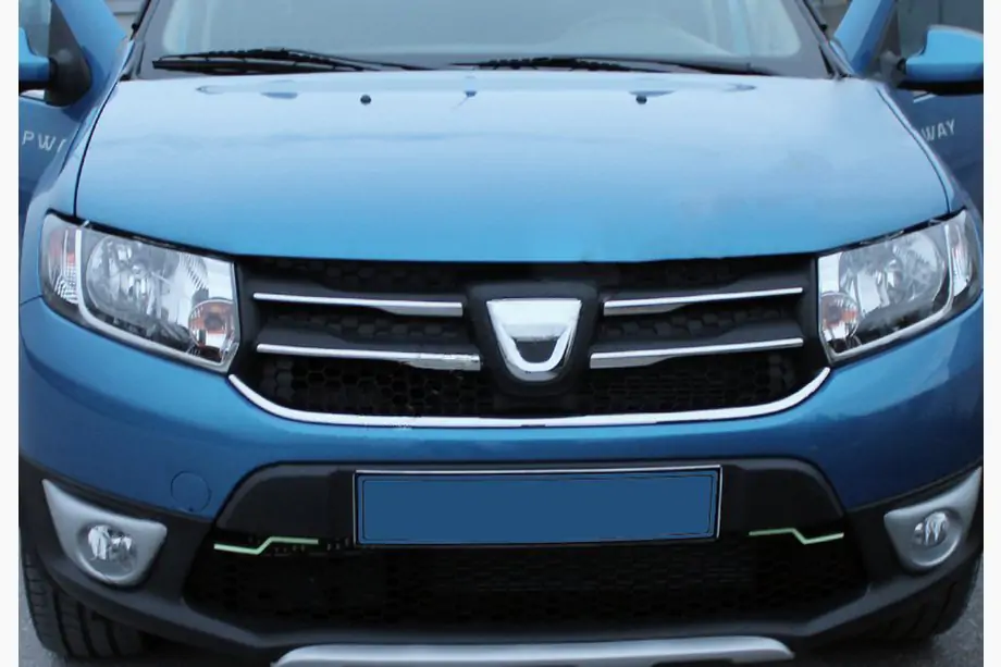 Dacia Sandero 2013–2020 Lišty na masku, variant 1 (4 ks, nerez) Image