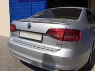 Volkswagen Jetta 2011–2018 Spojler 2014↗ (na lakovanie) fotografia 1