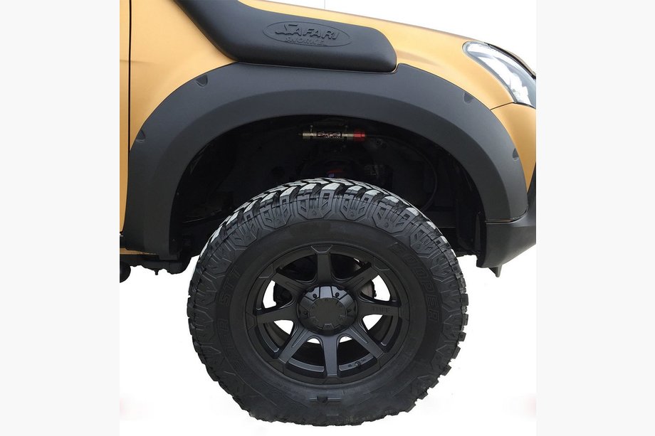 Isuzu D-Max 2011–2019 Rozširovače blatníkov Image