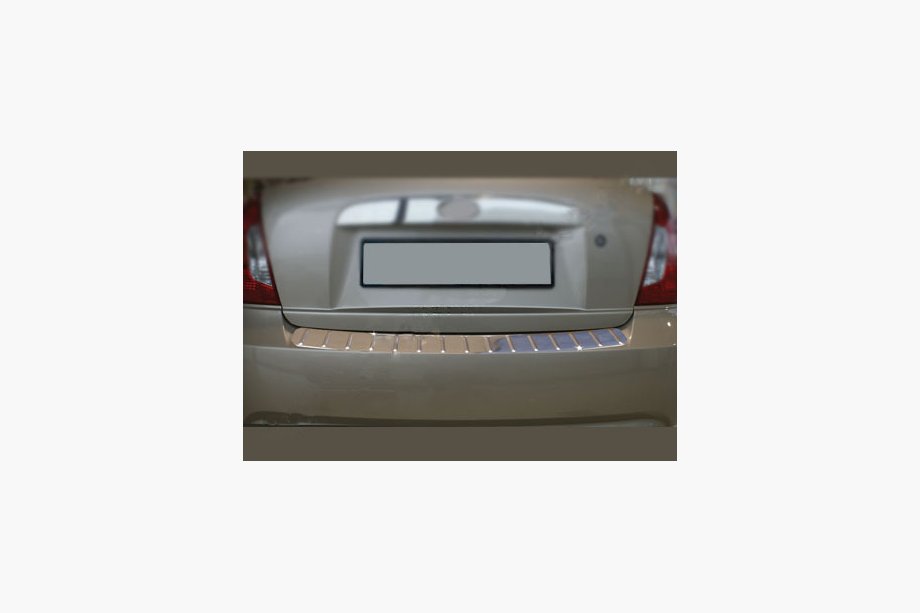 Hyundai Accent 2006–2010 Nerezová lišta na zadný nárazník Omsa Fotografia 1