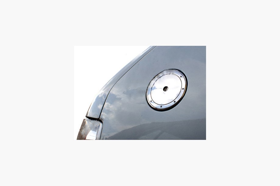 Peugeot 106 1991–2003 Nerezový kryt dvierok palivovej nádrže Fotografia 1