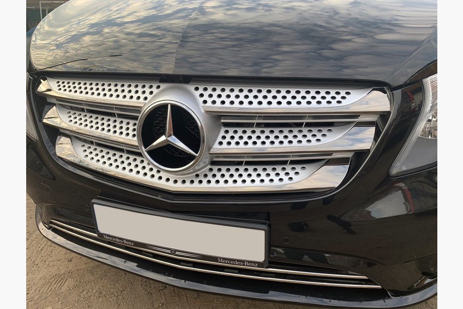 Mercedes Vito/V-trieda W447 2014– Lišty na masku 2014-2020 (5 ks, BlackChrome) Fotografia 1