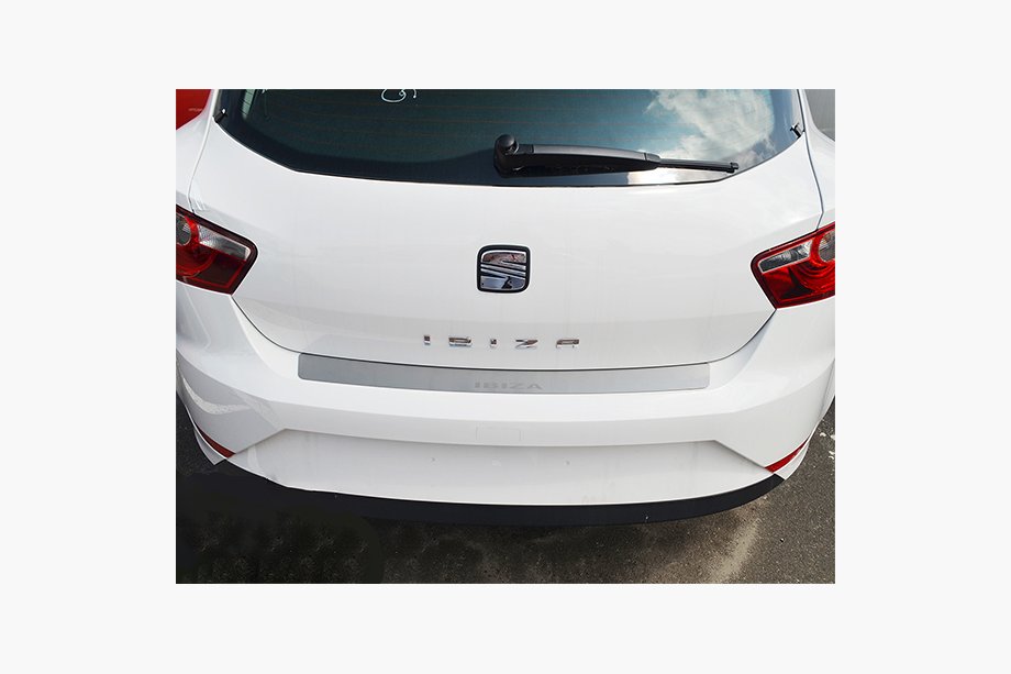 Seat Ibiza 2010–2017 Nerezová lišta na zadný nárazník Nataniko 5-dverový hatchback Image