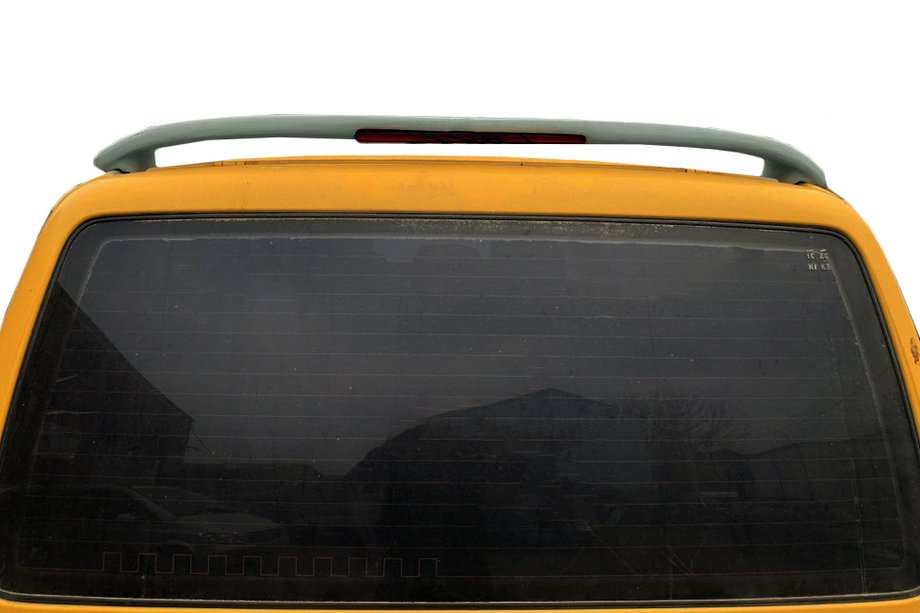 Volkswagen T4 Caravelle/Multivan 1990–2003 Strešný spojler s integrovaným brzdovým svetlom (na lakovanie) Image