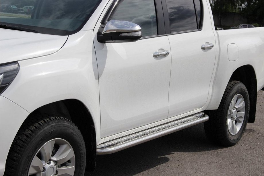 Toyota Hilux 2015– Bočné nášľapy KB001 (nerez) 60 mm Image