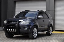 Toyota Fortuner 2006–2015 Bočné prahy King (2 ks, hliník) fotografia 3