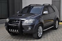Toyota Fortuner 2006–2015 Bočné prahy King (2 ks, hliník) fotografia 4