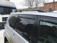 Toyota Land Cruiser Prado 120 2002–2009 Čierne turecké strešné lyžiny Plastové pätky fotografia 9