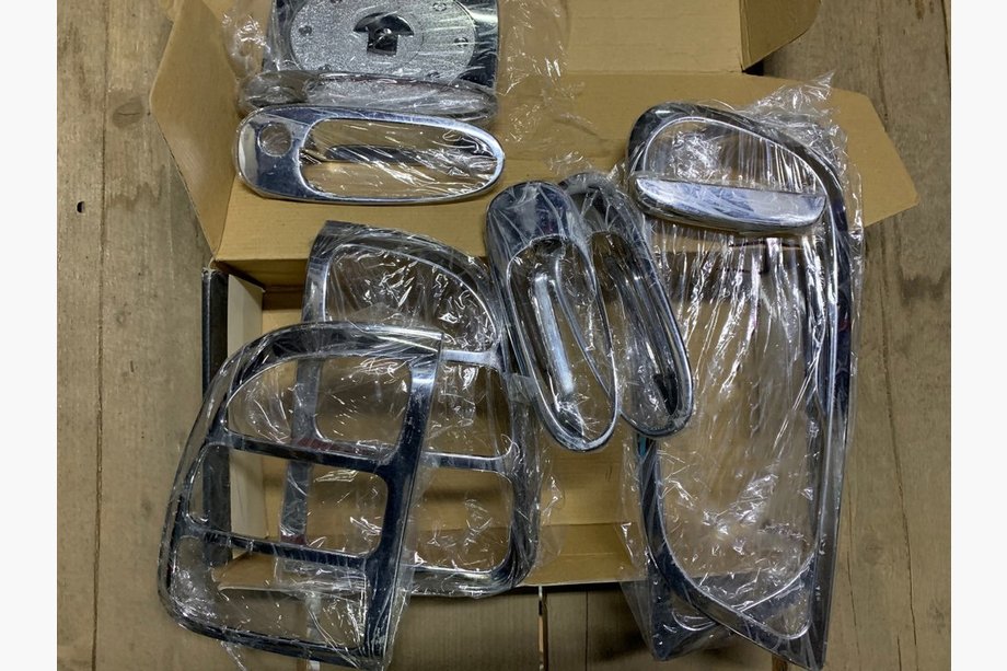 Toyota Rav 4 2001–2005 Chrómový paket (2003-2005) Image