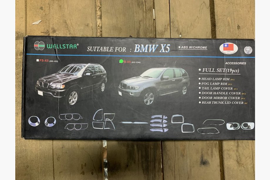 BMW X5 E53 1999–2006 AKCIA! Sada chrómových líšt (2003-2006) Image
