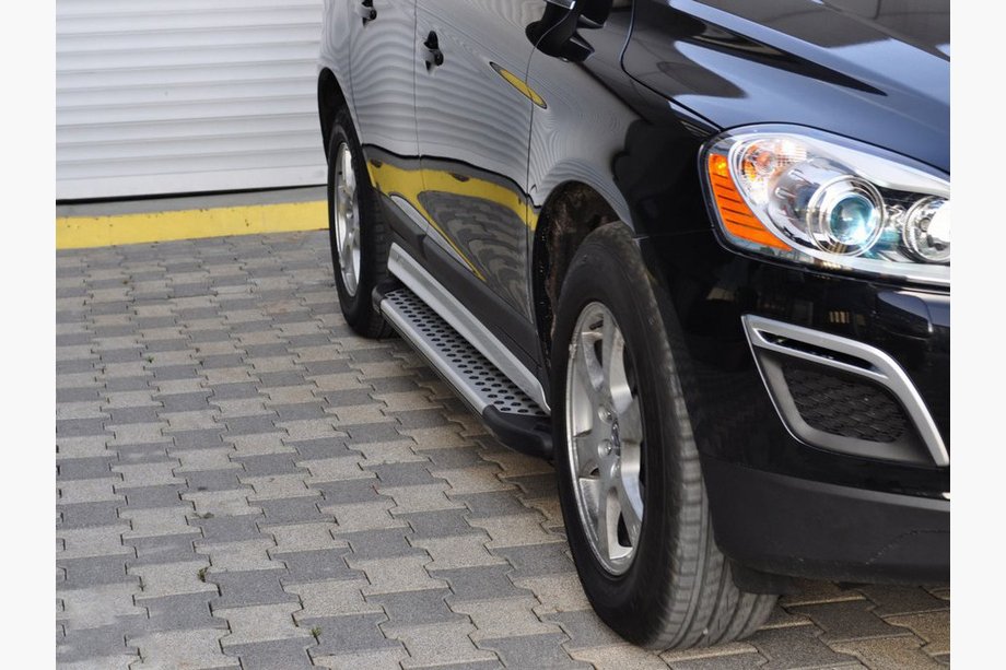 Volvo XC60 2009–2017 Bočné nášľapy Allmond Grey (2 ks, hliník) Image