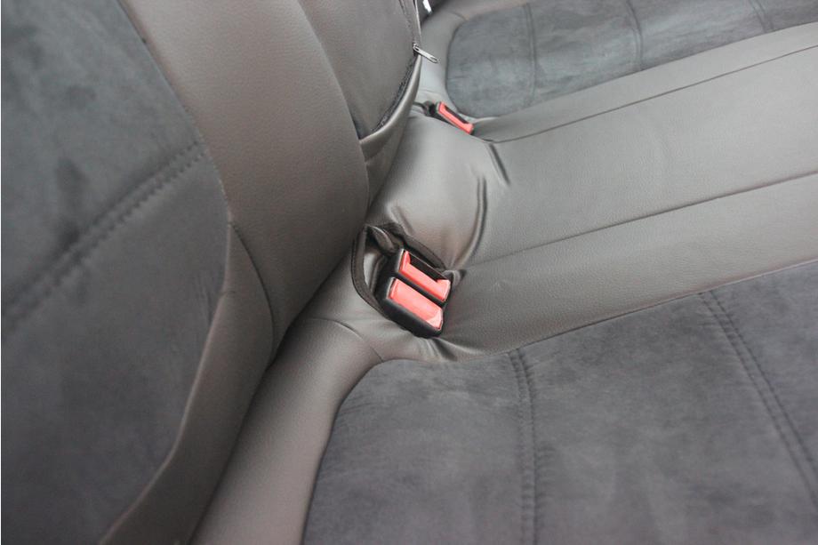 Chrysler 200 II 2014–2017 Autopoťahy eko koža+textília+Alcantara Antara A001 (kompletný set do celého interiéru) Fotografia 9