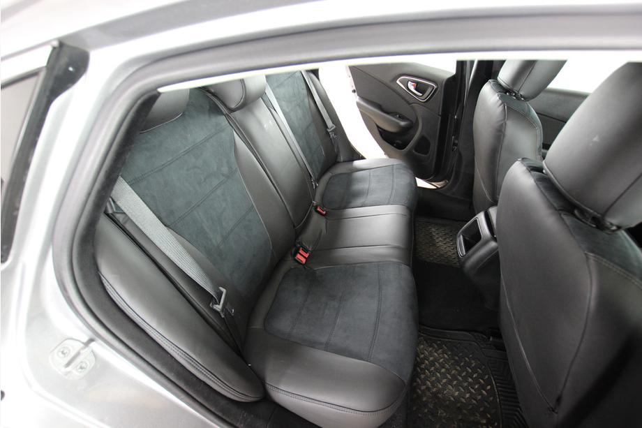 Chrysler 200 II 2014–2017 Autopoťahy eko koža+textília+Alcantara Antara A001 (kompletný set do celého interiéru) Fotografia 6