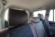 Toyota Land Cruiser Prado 120 2002–2009 Autopoťahy ekokoža + tkanina + Alcantara Antara A088 (kompletný interiér) fotografia 15