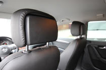 Volkswagen Passat B7 2012–2015 Autopoťahy eko koža+textília+Alcantara Antara A001 (kompletný set do celého interiéru) fotografia 9