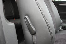 Volkswagen Passat B7 2012–2015 Autopoťahy eko koža+textília+Alcantara Antara A001 (kompletný set do celého interiéru) fotografia 12