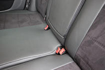 Volkswagen Passat B7 2012–2015 Autopoťahy eko koža+textília+Alcantara Antara A001 (kompletný set do celého interiéru) fotografia 13