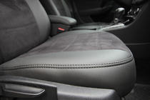 Volkswagen Passat B7 2012–2015 Autopoťahy eko koža+textília+Alcantara Antara A001 (kompletný set do celého interiéru) fotografia 15