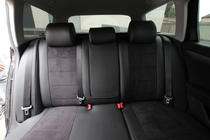 Volkswagen Passat B7 2012–2015 Autopoťahy eko koža+textília+Alcantara Antara A001 (kompletný set do celého interiéru) fotografia 6