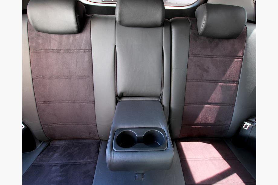 Kia Sportage 2015–2021 Autopoťahy eko koža+textília+Alcantara Antara A001 (kompletný set do celého interiéru) Fotografia 6
