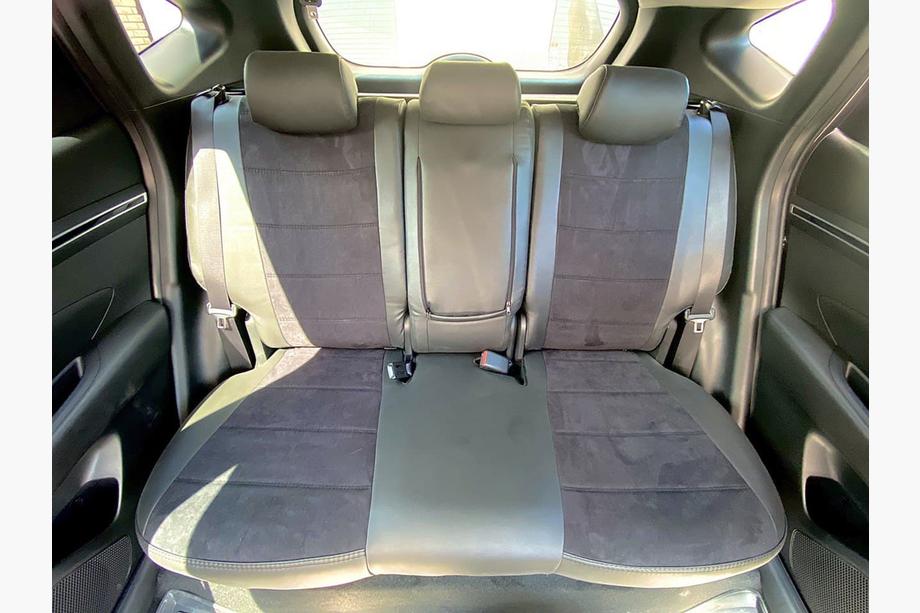 Hyundai Tucson NX4 2021– Autopoťahy eko koža+textília+Alcantara Antara A001 (kompletný set do celého interiéru) Fotografia 7