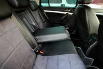 Skoda Octavia II A5 2006–2010 Autopoťahy eko koža+textília+Alcantara Antara A001 (kompletný set do celého interiéru) fotografia 4