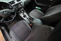 Skoda Octavia III A7 2013–2019 Autopoťahy eko koža+textília+Alcantara Antara A001 (kompletný set do celého interiéru) fotografia 6