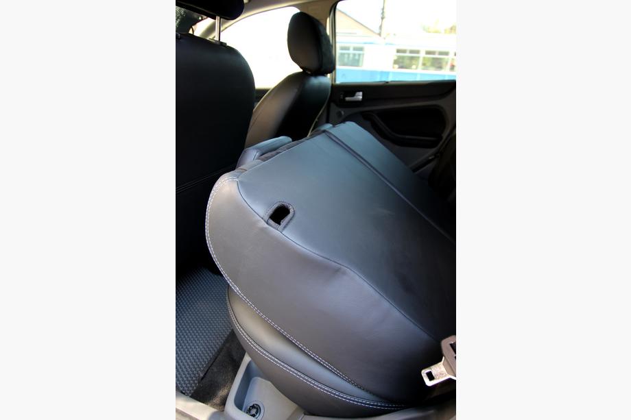 Ford Focus III 2011–2017 Autopoťahy eko koža+textília+antara Antara A001g (kompletná sada do interiéru) Fotografia 15