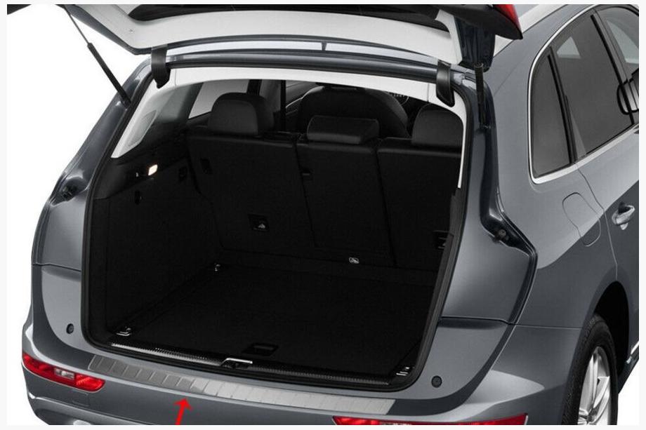 Audi Q5 2017–2025 Chrómová lišta na zadný nárazník (OmsaLine) Image