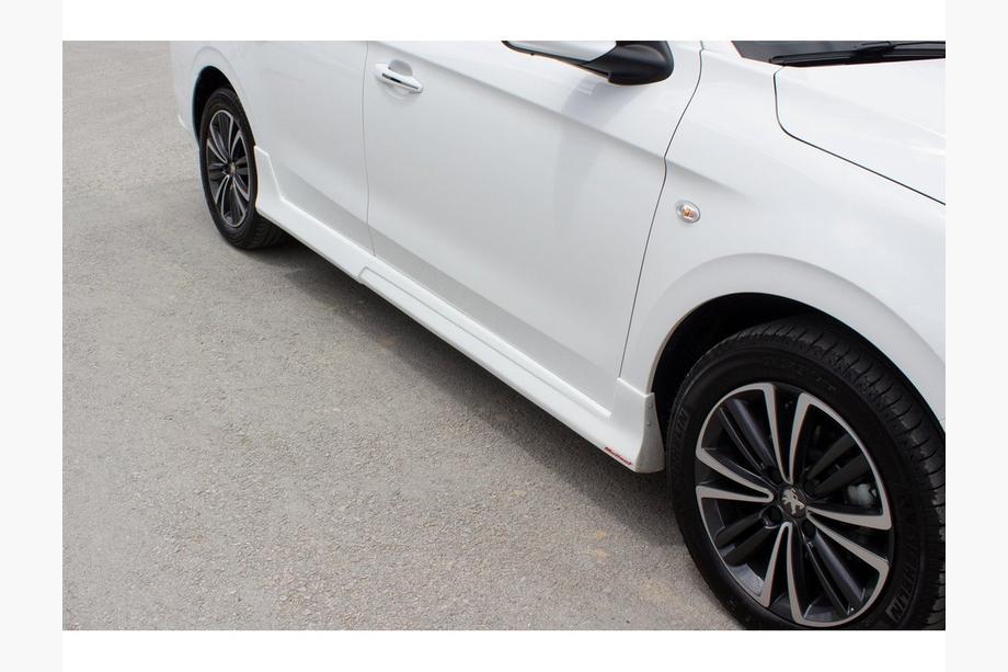 Citroen C-Elysee 2013–2022 Bočné prahy 2017+ (na lakovanie) Image