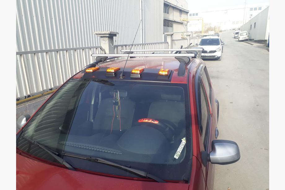 Dacia Sandero 2007–2013 Slnečná clona čelného skla (LED, matná čierna) Image