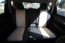 Nissan X-trail T32/Rogue 2014–2021 Autopoťahy z eko kože + látky + antara Antara A0013 (kompletná sada do interiéru) fotografia 2