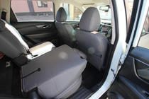 Nissan X-trail T32/Rogue 2014–2021 Autopoťahy z eko kože + látky + antara Antara A0013 (kompletná sada do interiéru) fotografia 5