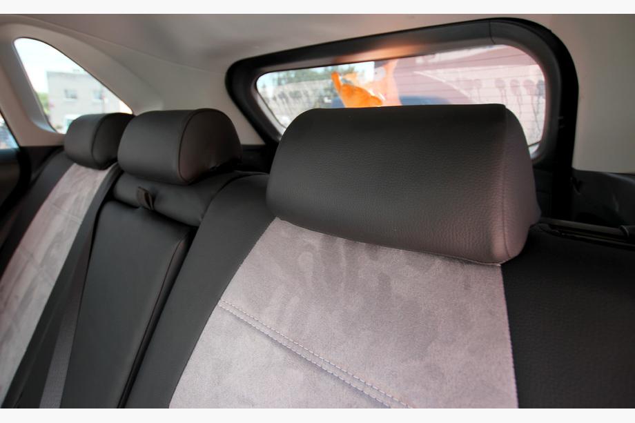 Toyota Rav 4 2019–2025 Autopoťahy z eko kože + látka + Antara Antara A0010 (kompletný interiér) Fotografia 11