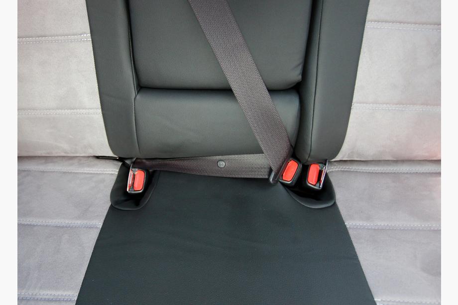 Toyota Rav 4 2019–2025 Autopoťahy z eko kože + látka + Antara Antara A0010 (kompletný interiér) Fotografia 14