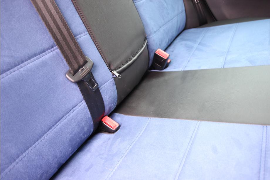 Volkswagen Passat B5 1997–2005 Autopoťahy z eko kože + látky + alcantary Antara A006 (kompletná sada do celého interiéru) Fotografia 10