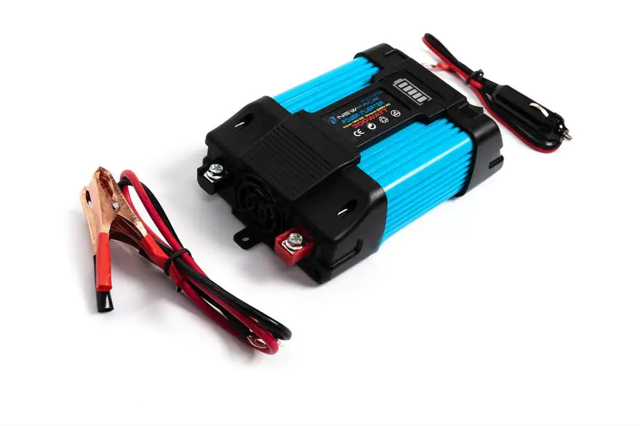 Automobilový menič napätia (220V/USB/300W) XLF300W Image