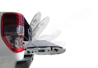 Isuzu D-Max 2011–2019 Plynové vzpery zadného veka fotografia 1